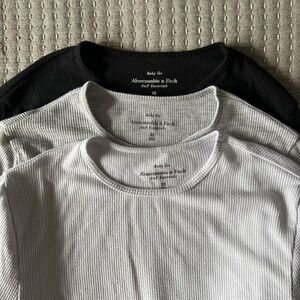 Abercrombie & Fitch Ribbed Crew Neck Shirt - Black, Gray, White